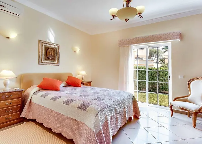 Sunny 阿尔布费拉